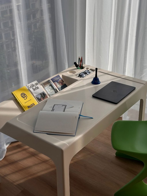 Bureau Oozo de Marc Berthier - Design Vintage 1960 – Plastic