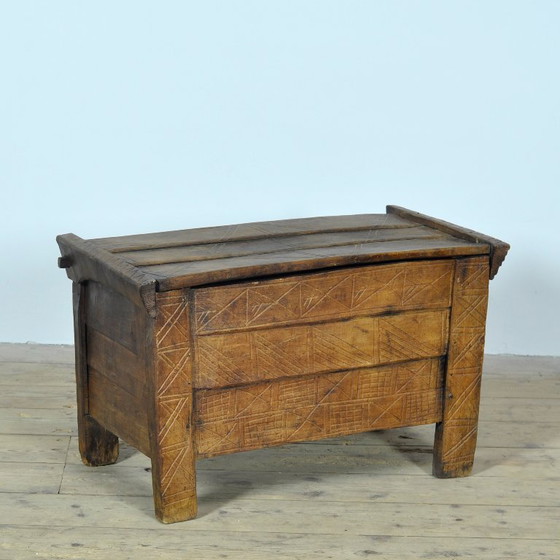 Romanian Shepherd’s Chest, Circa 1900 – Cabinets, Wood, Vintage (photo 3 of 12)