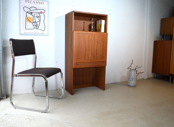 Image 1 of Smalle Deense teakhouten kast met planken, vintage kledingkast, ladekast