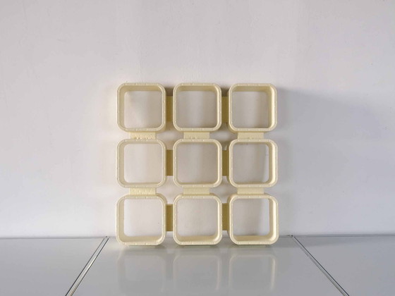 Image 1 of Elemento a parete per scaffalature anni '70 in gesso