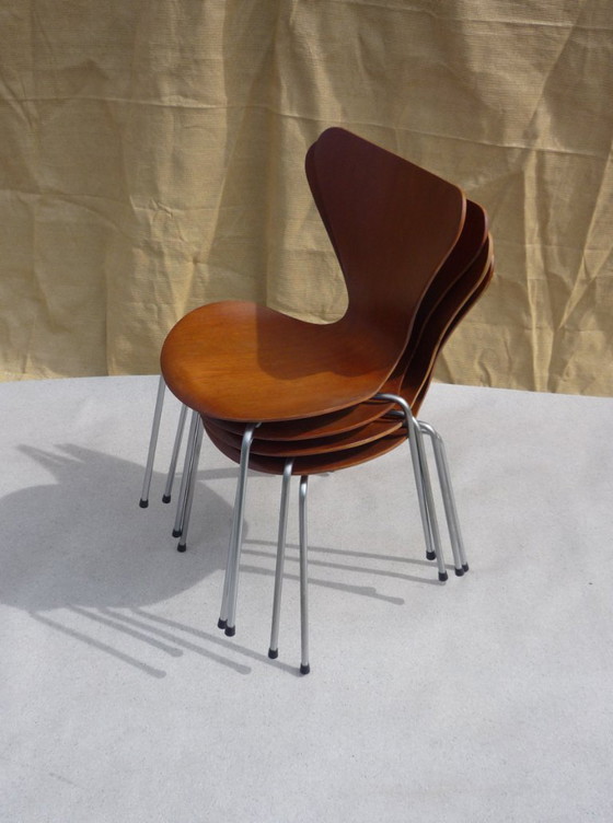 Set of 4 Arne Jacobsen teak chairs, Mod. 3107 – Fritz Hansen, Dining chairs, Wood, Vintage (photo 4 of 7)