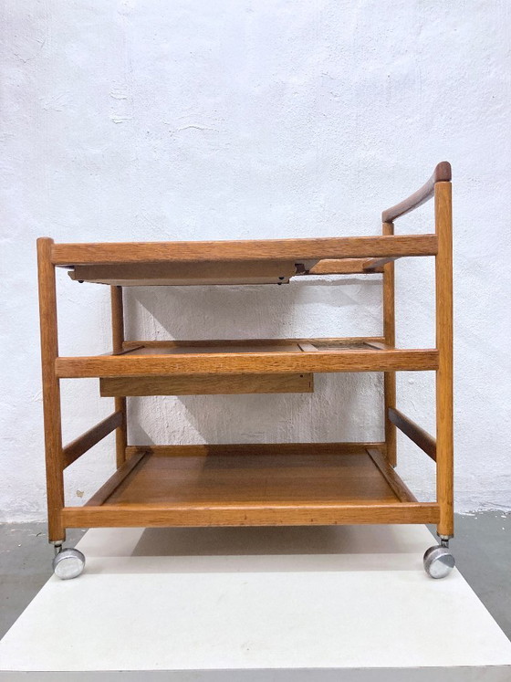 Image 1 of Dyrlund serveerwagen van eikenhout en resopal, Deens design uit de jaren 60/70.