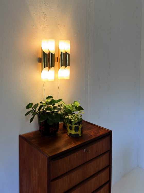 Image 1 of 2 appliques murales vintage en laiton et verre dépoli, Paul Neuhaus ‘70