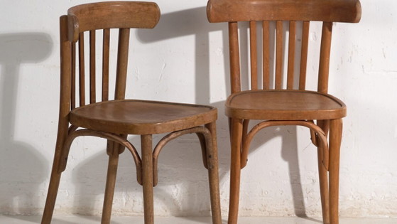 Pair of Thonet style bentwood chairs with low back – Central Europe, circa 1920 – Dining chairs (photo 3 of 40)