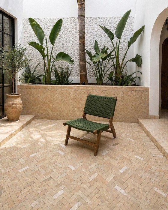 Image 1 of Marokkanischer Sessel aus Walnussholz mit grüner Kordel, handgefertigter Boho-Akzentstuhl