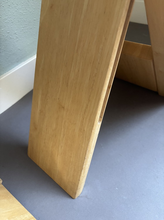 Suzy Stool – Adrian Reed, Plastic, Wood (photo 5 of 7)