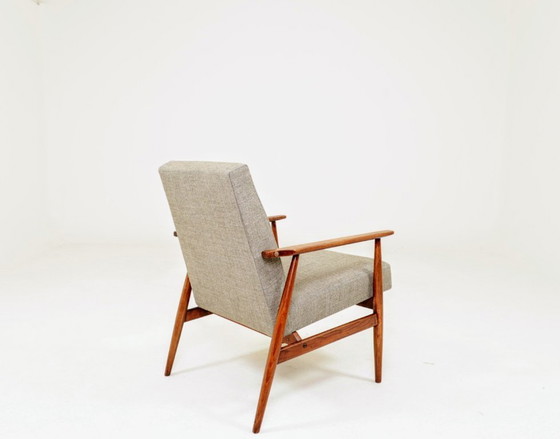 Image 1 of Scandinavische loungestoel met grijze zachte bekleding | Opgeknapte vintage fauteuil