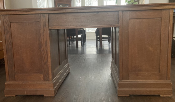 Image 1 of Bureau van eikenhout met stoel