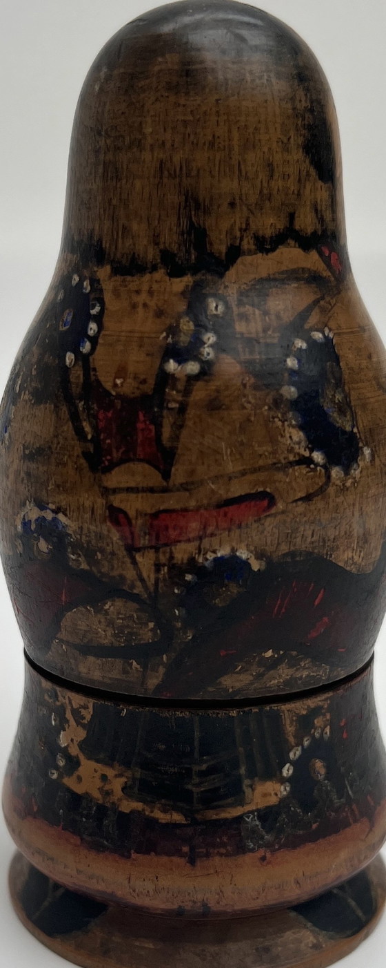 Image 1 of Seltene antike Matroschka-Puppe aus handgedrechseltem Holz – komplett mit allen inneren Figuren.