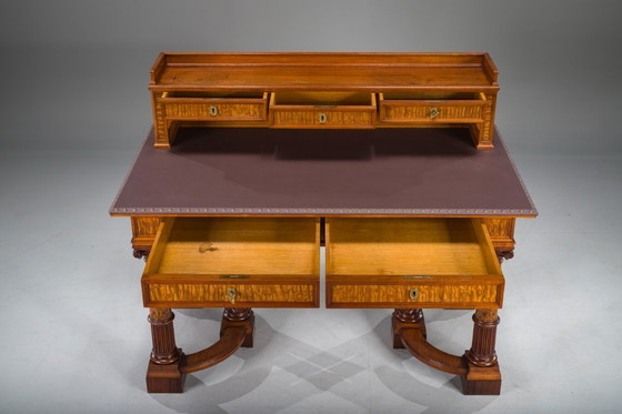 Image 1 of Wilhelmine Sekretär in Nussbaum & Edelholzfurnier mit Lederplatte