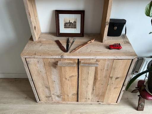 Verspieltes Fächersystem / modulares Bücherregal