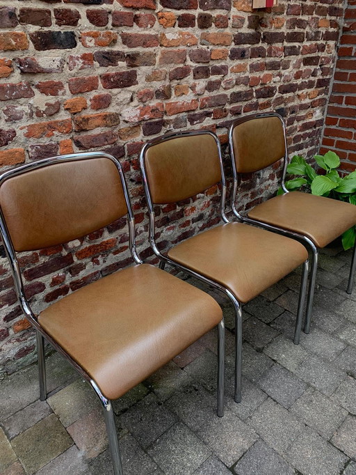 3 chaises vintage