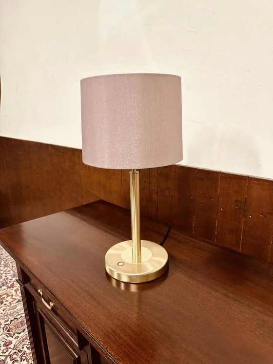 Lámpara de mesa clásica de latón, Lámparas de mesa, Vintage (foto 6 de 9)