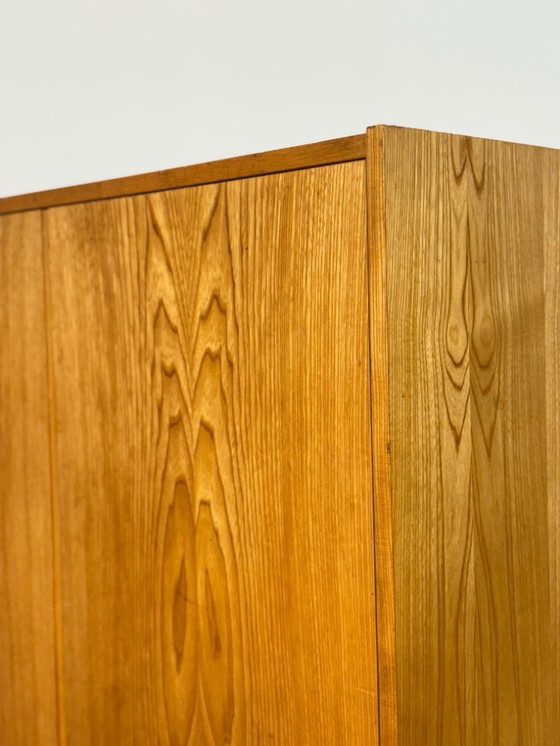 Image 1 of Bellissimo armadio/ripostiglio/mobiletto vintage Hellerau, metà secolo.