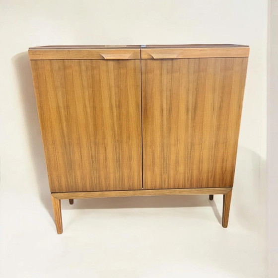 Palette Möbelwerk - Deutsches Mid Century Highboard von 1972 mit Liefernachweis und Markenetikett. – Schmitt (photo 2 of 11)