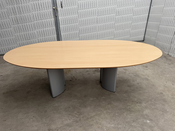 Image 1 of Table à conception multiple Arco