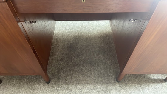 Image 1 of Bureau en teck de style danois moderne du milieu du siècle