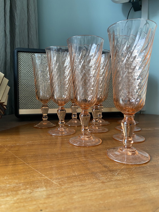 Image 1 of Vintage Luminarc Rosaline Pink Swirl champagneglazen uit Frankrijk
