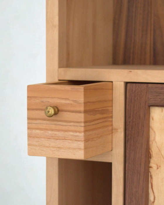 Image 1 of Armadio a muro in legno massiccio