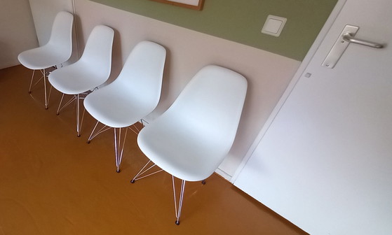 4x Vitra Eames DSR – Fauteuils d'appoint, Plastique (photo 2 of 13)