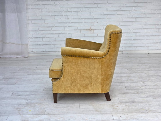 Image 1 of Fauteuil danois des années 1960, velours d'ameublement jaune miel, état d'origine.