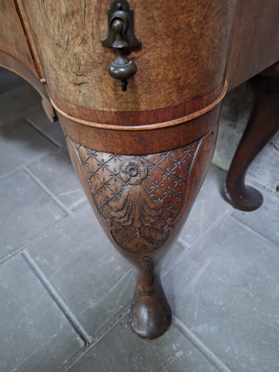 Image 1 of Vetrina in noce del XIX secolo