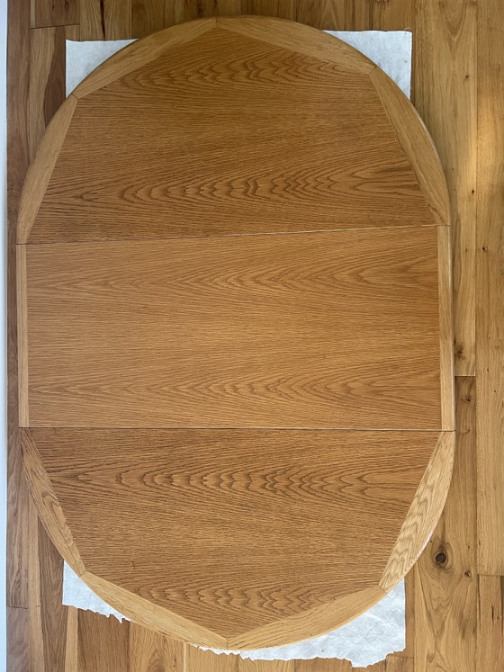 Image 1 of Solid oak extendable round dining table 115cm