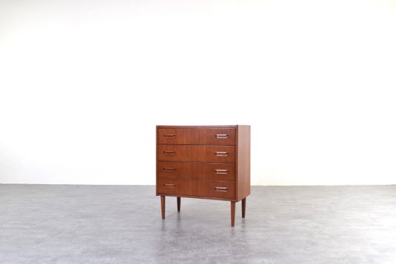 Cómoda danesa de teca de mediados de siglo, década de 1960. – Wood (photo 3 of 15)