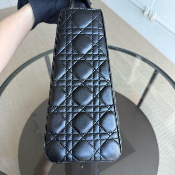 Image 1 of DIOR LADY LARGE - CANNAGE LAMSLEER ZWART MET GOUDEN BESLAG ZONDER BANDJE