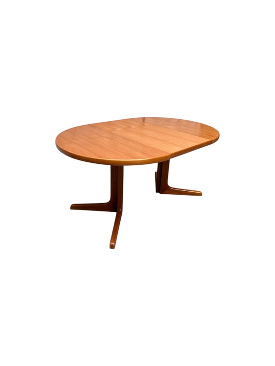 Image 1 of Extendable table