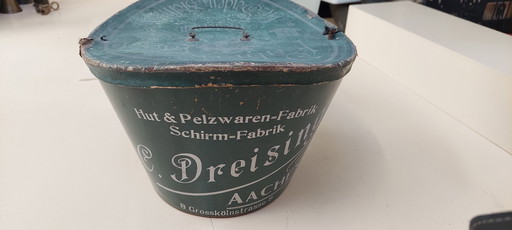 Antieke hoedendoos met inhoud