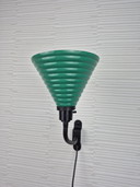 Lampada da parete IKEA Snitt. Lampada conica in metallo vintage, verde.