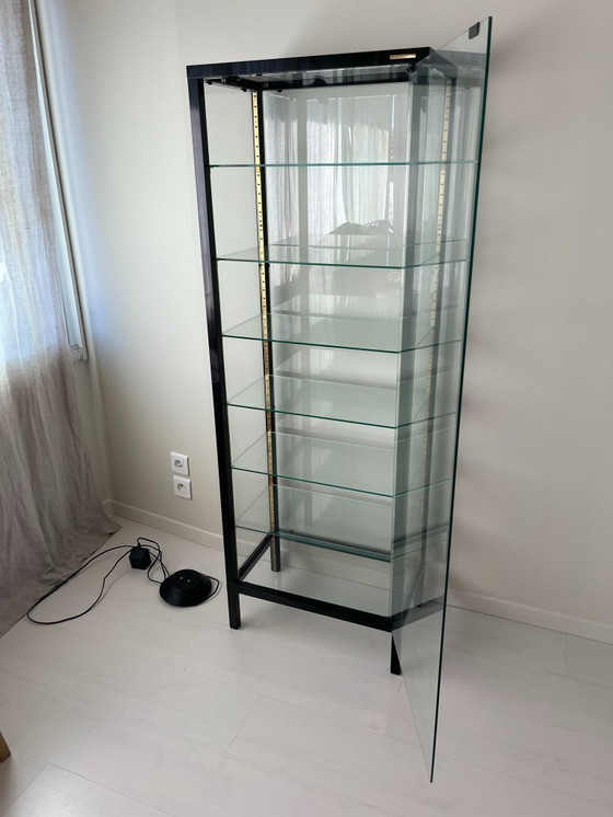 Image 1 of Pierre Vandel's shop window is closed.