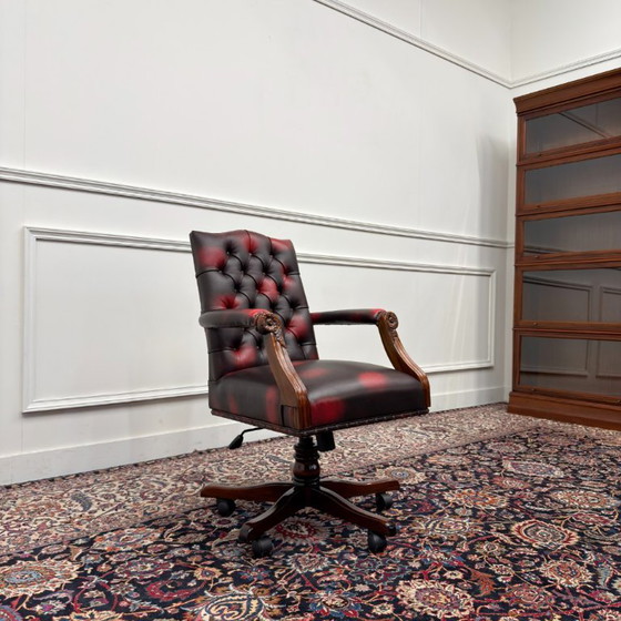 Sedia da ufficio Chesterfield classica inglese rosso Oxblood – Sedie da ufficio, Leather, Wood (photo 7 of 7)