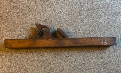 Avion de voyage ancien en bois ou précurseur