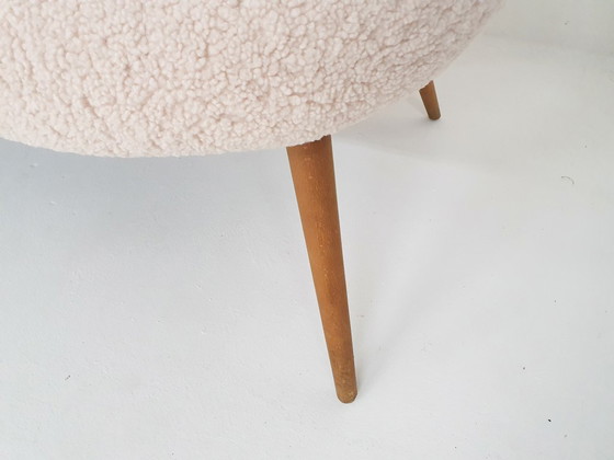 Scandinavian Modern Cocktail Sofa in Boucle, Denmark 1960's – Banken, Textile, Wood (photo 7 of 9)