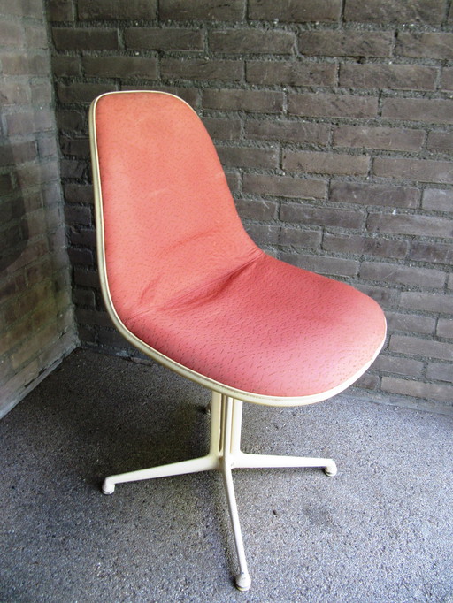 Chaise design La Fonda Charles & Ray Eames pour Herman Miller