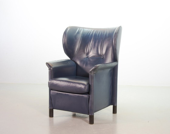 Image 1 of Fauteuil à oreilles Wittmann en cuir souple bleu pétrole, modèle Aura, dessiné par Paolo Piva. Autriche, années 1980.