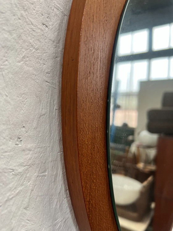 Image 1 of Espejo redondo antiguo de teca, Escandinavia, década de 1970.