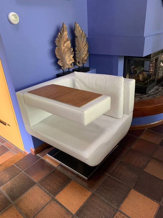 Image 1 of Sillón de diseño Jori Chillap de cuero Konia blanco