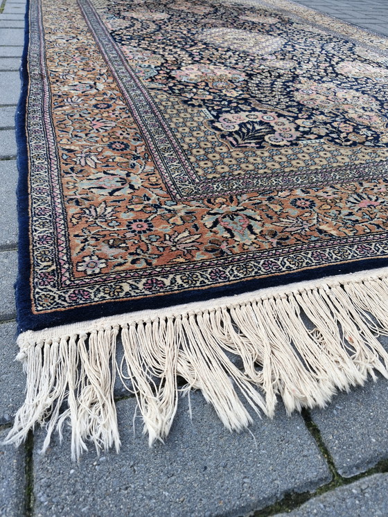 Image 1 of Handmade vintage tapijt