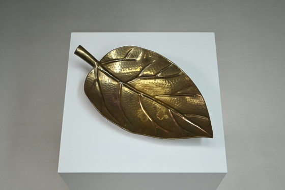 Image 1 of Obstschale aus Messing in Blattform, Europa der 1970er Jahre.