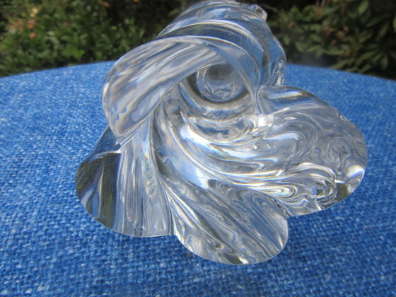 Schwerer Baccarat-Kerzenständer aus Kristall, gedrehte Aladdin-Silhouette, 16 cm hoch, Mid-Century Modern (photo 11 of 12)