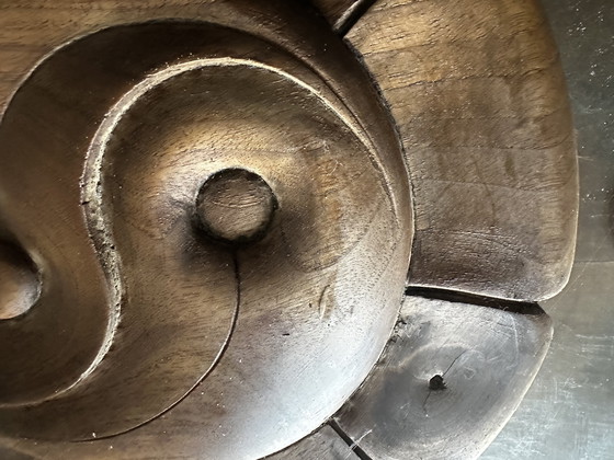 Image 1 of Plat Déco Vintage Bois Massif Sculpté Yin et Yang Diamètre 28 cm