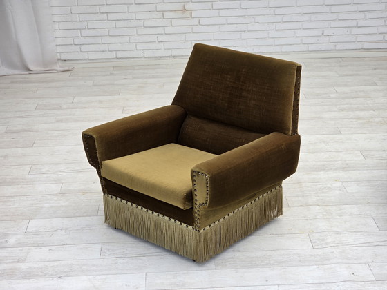 Image 1 of 1970er Jahre, Dänischer Sessel, grüner Möbelvelours, Beine aus Eschenholz.