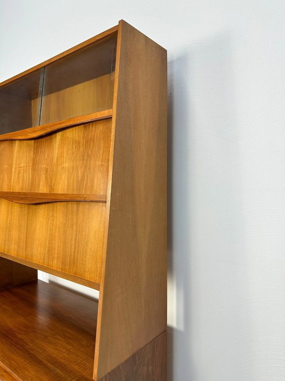 Image 1 of Mobiletto vintage in noce di Franz Ehrlich per VEB Deutsche Werkstätten Hellerau, design tedesco, anni '50