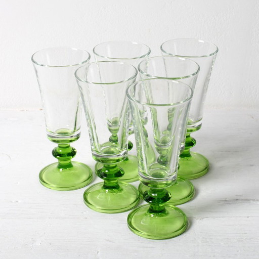 Juego de 6 copas de jerez vintage verdes con pie / Copas de licor raras de mediados de siglo / Italia / década de 1960