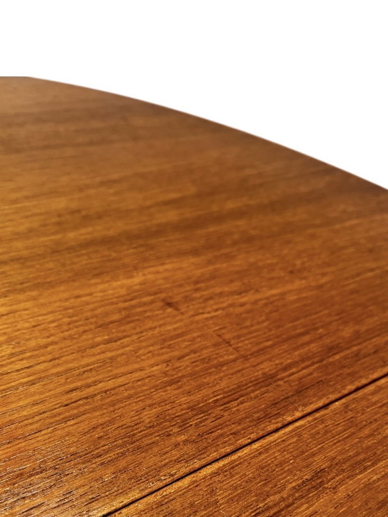 Image 1 of Extendable table