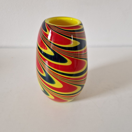 Image 1 of Vaso vintage a volute in vetro soffiato a bocca stile anni '70