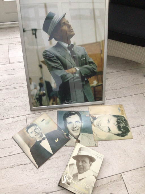 Ingelijste foto / 3 platenhoezen/koffietafelboek de Frank Sinatra